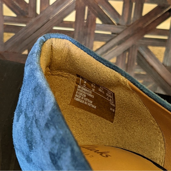 CLARKS Pump Heels - Picture 4 of 6